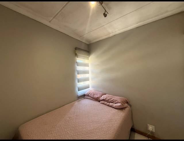 2 BEDROOM APARTMENT FOR SALE IN KEMPTON PARK CENTRAL